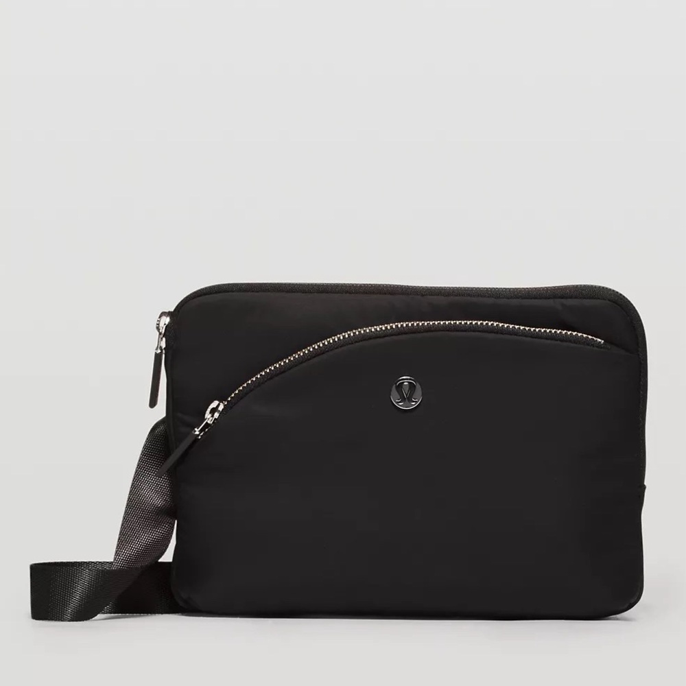 *SOLD* NWT Lululemon Curved Lines Crossbody Bag